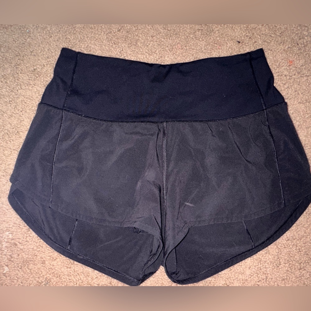 Lululemon Speed Up High-Rise 2.5’ shorts